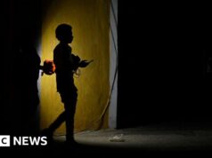 Milhões sem eletricidade enquanto a rede elétrica de Cuba entra em colapso