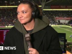 Fãs de futebol se unem em torno de comentarista feminina por abuso sexista on-line