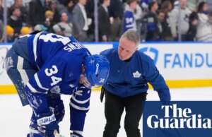 Auston Matthews, do Toronto Maple Leafs, está fora da temporada com MCL rasgado após golpe