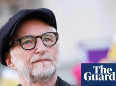 Billy Bragg pede grande participação na marcha de Londres contra a extrema direita