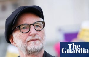 Billy Bragg pede grande participação na marcha de Londres contra a extrema direita