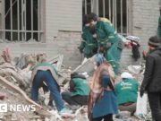 ‘Minha filha está sob os escombros’: dentro de Teerã enquanto aumenta o número de civis em ataques