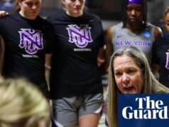 A histórica seqüência invencível de 91 jogos da NYU foi interrompida por Scranton na Remaining 4