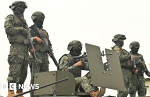 Equador envia 75 mil soldados e policiais para combater gangues de traficantes