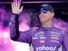 Hamlin se classifica em primeiro em Martinsville e empata em 10º lugar nas poles da NASCAR