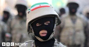 Irã usa crianças em funções de segurança na guerra, dizem relatos e testemunhas