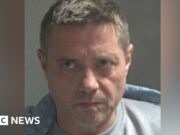 O ator londrino do Burning, John Alford, morre na prisão