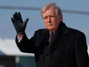 Guerra Irã-Israel AO VIVO: Trump ameaça o Irã com ataques a usinas de energia devido ao bloqueio de Ormuz