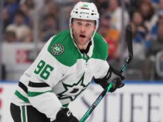 Estrelas ativam o atacante Mikko Rantanen fora da reserva lesionada