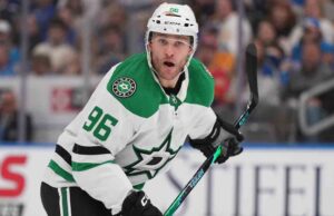 Estrelas ativam o atacante Mikko Rantanen fora da reserva lesionada