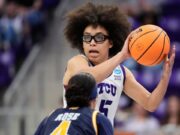 Olivia Miles consegue triplo-duplo na vitória do TCU sobre San Diego no March Insanity