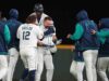 Mariners dão aos Yankees a primeira derrota no single walk-off de Raleigh