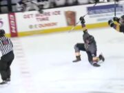 «Ils étaient avec moi à chaque étape»: a equipe do jovem que perdeu três membros de sua família em uma fuzilaria em Rhode Island relata o campeão