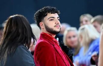 Junior André revela seu trabalho secreto das nove às cinco: ‘Tem sido difícil’