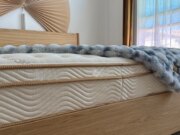 Melhor colchão para dores nas costas (2026): Saatva, Bear, Helix