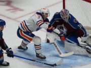 Gol de energy play tardio de McDavid leva Oilers sobre Avalanche