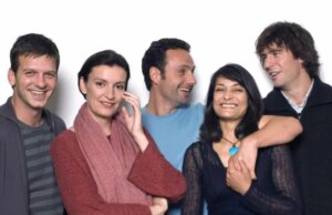 Onde estão as estrelas do clássico cult da BBC, This Life, agora 30 anos depois?