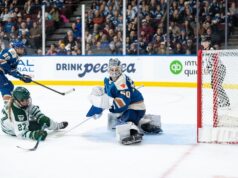 Maloney marca na prorrogação, Fleet edge Goldeneyes