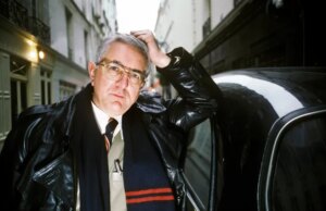 O autor de best-sellers Len Deighton, que redefiniu o gênero de suspense de espionagem, morre aos 97 anos