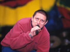 Shaun Ryder uma vez enfrentou um orangotango assassino em uma praia