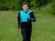 ‘Aterrorizado e enjoado’: toquei no programa mais selvagem do Channel 4 até agora