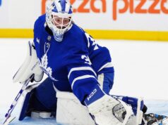 Maple Leafs transferem G Dennis Hildeby para a AHL