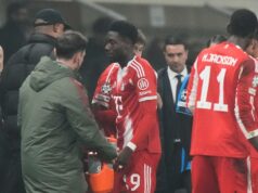 Alphonso Davies, do Canadá, rompeu músculo da coxa direita, diz Bayern
