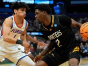 Lee, Flórida, do Canadá, inicia a defesa do título com uma derrota de 59 pontos sobre Prairie View, a segunda maior margem no torneio da NCAA