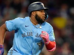 Blue Jays designam Eloy Jimenez e Yariel Rodriguez para o acampamento da liga menor