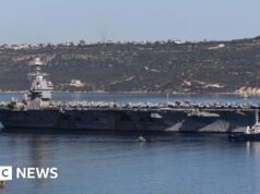 Porta-aviões dos EUA navegará para Creta para reparos após incêndio a bordo