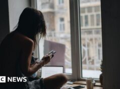 ‘Icky e comovente’: o trabalhador de US $ 2 por hora por trás do increase do OnlyFans