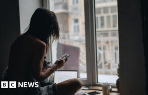 ‘Icky e comovente’: o trabalhador de US $ 2 por hora por trás do increase do OnlyFans