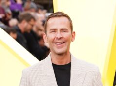 Quem substituirá o demitido Scott Mills no programa Radio 2 Breakfast Present da BBC?