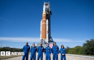 O foguete lunar Artemis da Nasa volta à plataforma para um possível lançamento em abril