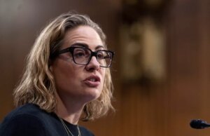Sinema admite romance com segurança enquanto luta contra processo da ex-mulher