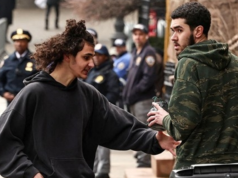 Homens da Pensilvânia acusados de ataque a bomba inspirado pelo ISIS contra manifestantes de Nova York perto da mansão do prefeito: linha do tempo