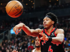 A onda tardia de RJ Barrett permite que Raptors vençam o Suns