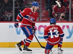 Caufield faz bis sauter le Centre Bell