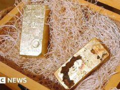 Caçador de tesouros libertado da prisão após se recusar a entregar ouro de naufrágio