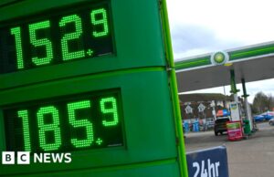 Rações de combustível e autocarros gratuitos: como os países estão a responder ao aumento dos preços do petróleo