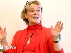 Jo Malone é processada por usar seu próprio nome em colaboração com Zara