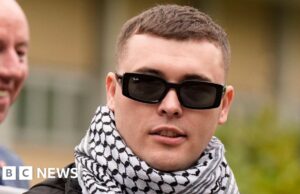 Governo do Reino Unido perde recurso sobre acusação anulada de terrorismo Kneecap