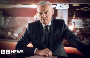 Jogar com Huw Edwards é um desafio em vários níveis – Martin Clunes