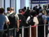 Os aeroportos continuam a lutar com longas filas enquanto o Congresso não consegue chegar a um acordo de financiamento do DHS
