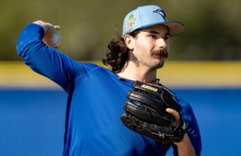Dylan cessa a forma enquanto os Blue Jays avançam para a vitória sobre o Braves