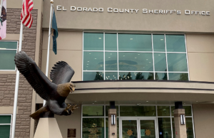 Tiroteios na Califórnia deixam 2 deputados e trabalhadores de serviços públicos feridos; suspeito também baleado: autoridades