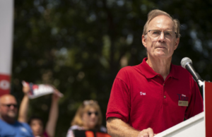 Os republicanos de Illinois selecionam Don Tracy nas eleições primárias para a cadeira do senador Durbin