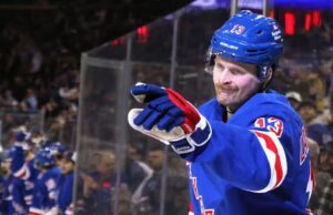 Chapeau Lafrenière! O ataque quebequense está inscrito em três, mas contém uma boa sequência com os Rangers
