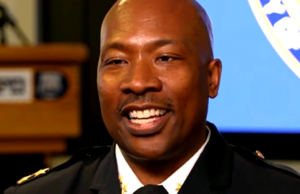 O policial da NYPD que perseguiu o suspeito de bomba teve apenas um pensamento: "Pegue o bandido"