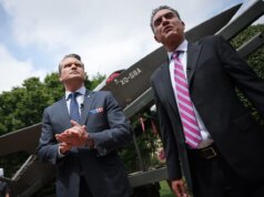 O maior defensor da lista negra antrópica do Pentágono tem alguns milhões de razões para sua posição